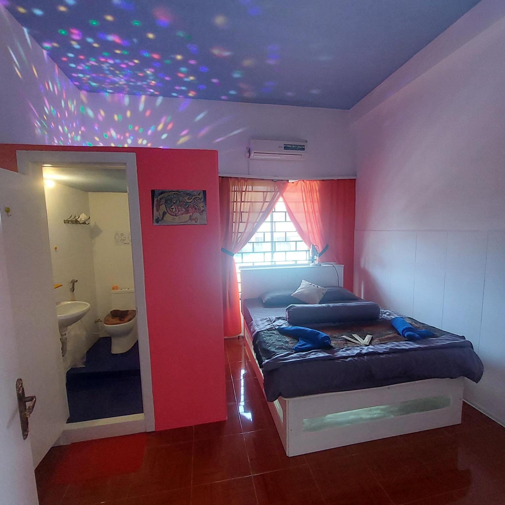 Tropica Homestay *